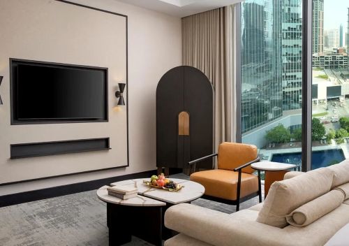 Deluxe Pool View Room